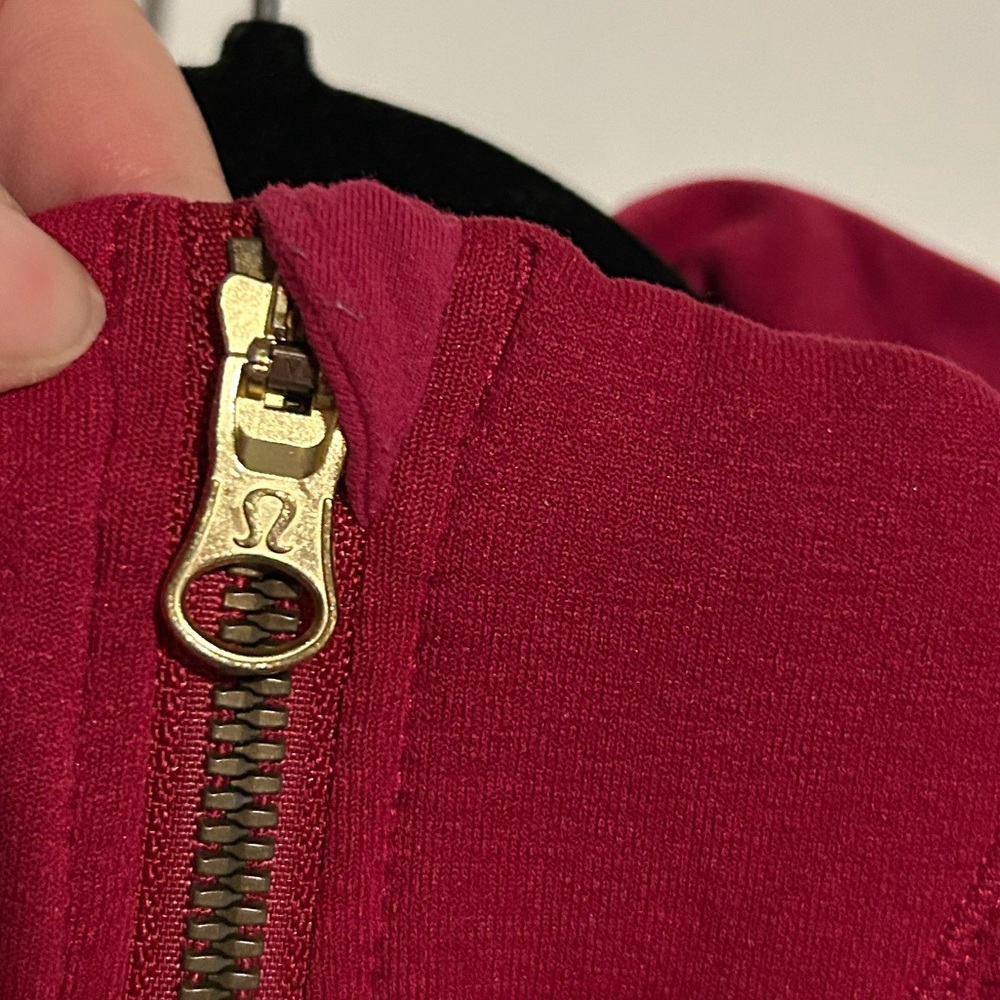 Lululemon Fleece Out Jacket Berry Rumble Size 4 - Picture 9 of 13